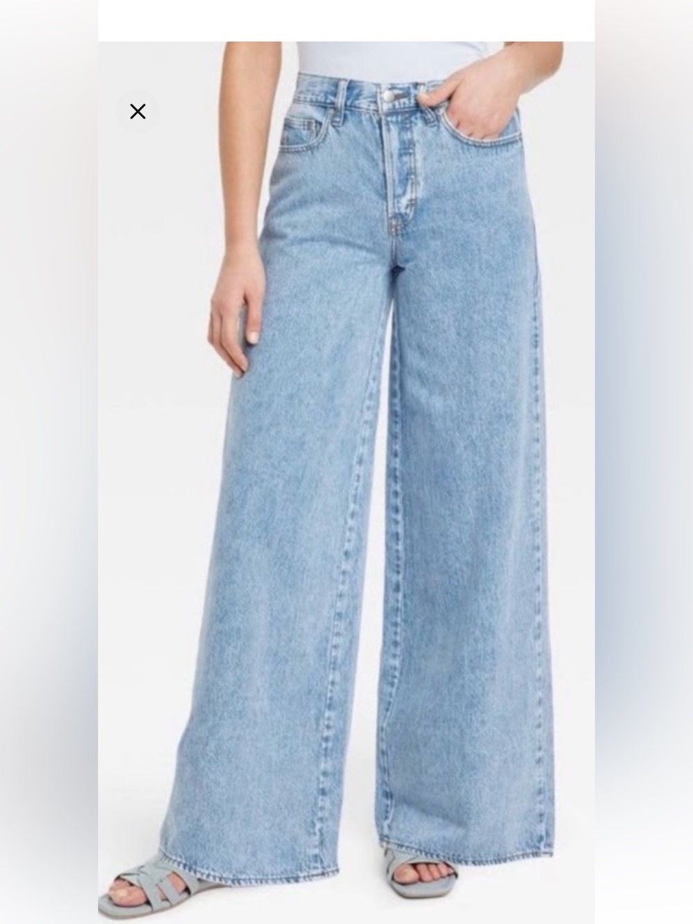 Universal Thread Women's Light Blue Wide Leg Jeans